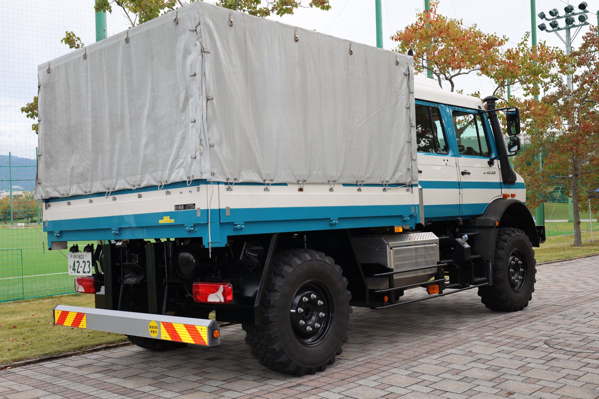 メルセデスベンツウニモグ - Search / X