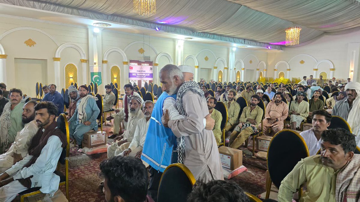 Emanetleriniz selzedelere ulaştırıldı. Allah kabul etsin. #Pakistan <a href="/DiyanetVakfi/">Türkiye Diyanet Vakfı</a>