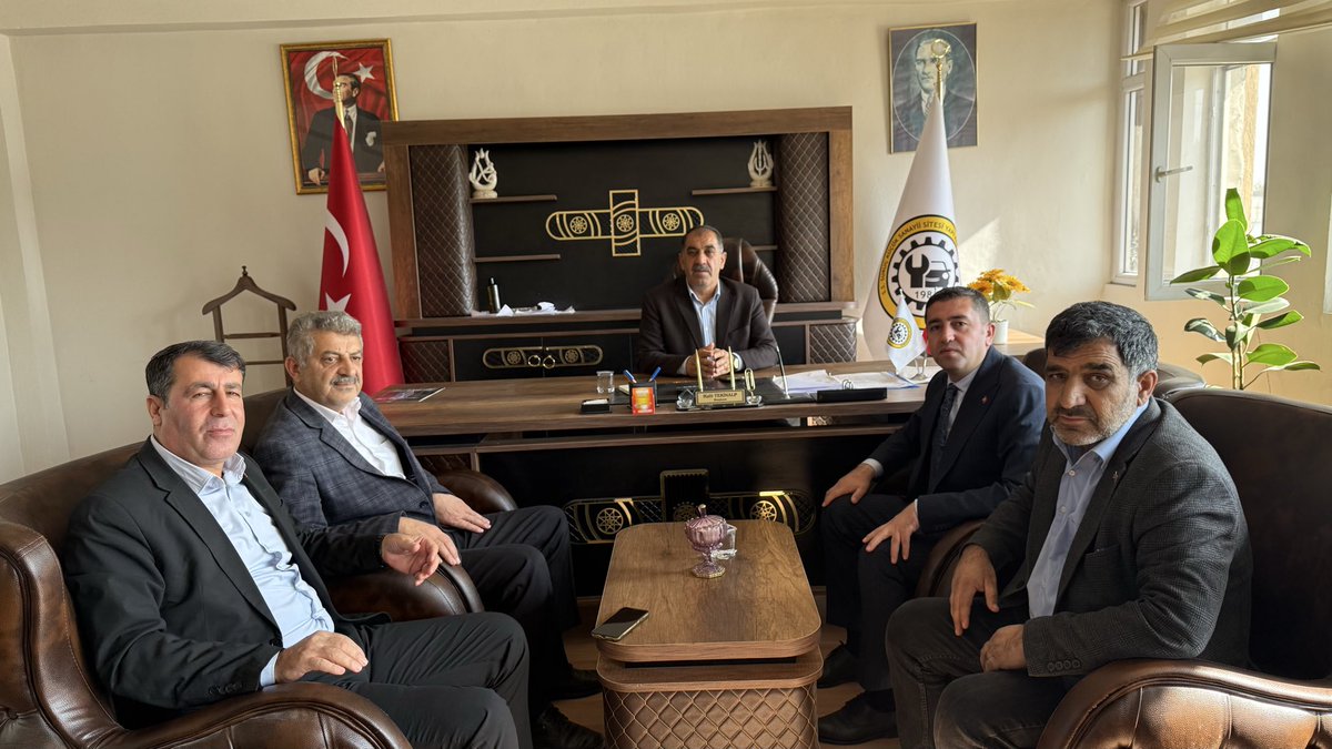 S.S Suruç Küçük Sanayi Siyesi Yapı Kooperatif Birliği Başkanı Sayın Halit Twkinalp’ı ziyaret ettik.<a href="/RTErdogan/">Recep Tayyip Erdoğan</a> <a href="/abuyukgumus/">Ahmet Büyükgümüş</a> <a href="/bybekirbozdag/">Bekir  Bozdağ</a> <a href="/milhamigunbegi/">M.İlhami GÜNBEGİ</a> <a href="/Akparti/">AK Parti</a> <a href="/akpartiurfa/">AK PARTİ ŞANLIURFA</a> <a href="/ak_suruc/">Ak Parti Suruç İlçe Başkanlığı</a> 
#sevdamızsuruç
#30gündeşanlıurfa