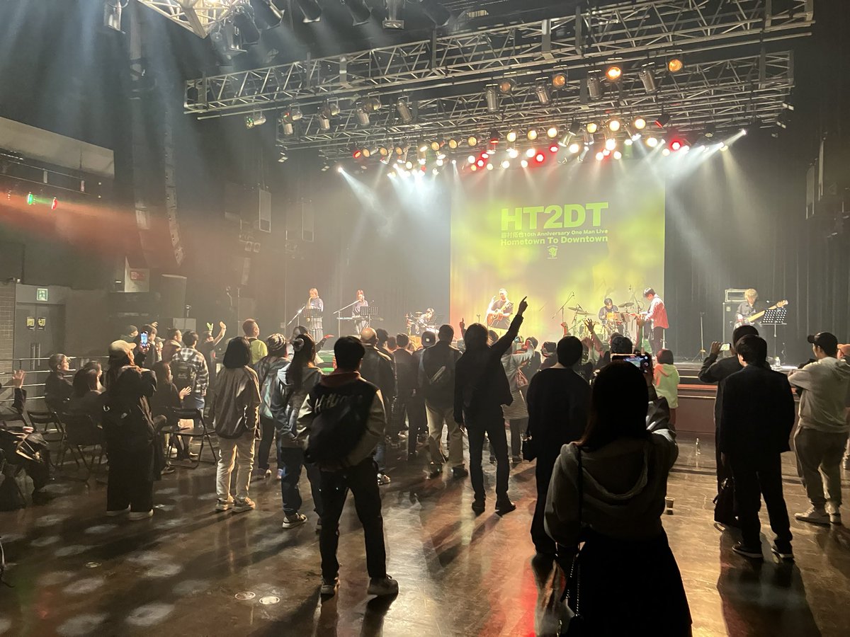 yukinojo8080's tweet photo. 今宵はクラブチッタへ藤村拓也さんのワンマンを観てきた
個人でチッタを押さえるのは大変だったと思うけど、それが彼なんだろな
en含めて120分のとてもイイ時間でした
(ファンのガヤがグズグズでおもしろかった爆🤣)
ラストの曲だけ撮影OKでしたので雰囲気だけでもお納めください
#藤村拓也
#HT2DT https://t.co/EBFFqG825h