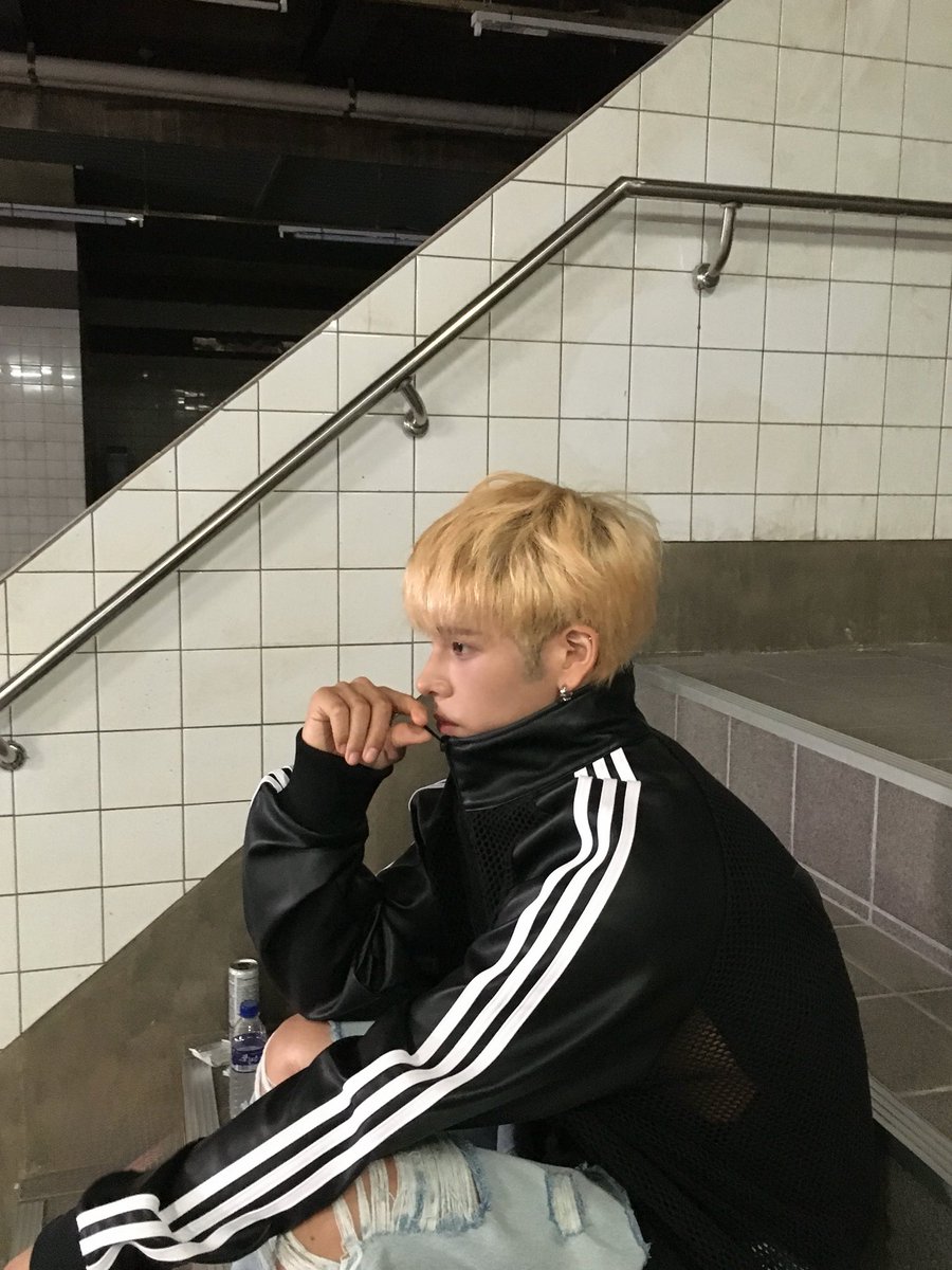 CRAVITY_twt's tweet photo. 레모네이드 피버🍋
#세림 https://t.co/3nGNsDusUZ