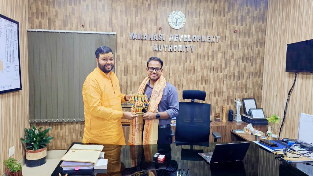 वाराणसी विकास प्राधिकरण,वाराणसी में वाराणसी विकास प्राधिकरण के नवागत उपाध्यक्ष (IAS) श्री पूर्ण बोरा जी से शिष्टाचार भेंटकर उन्हें उज्ज्वल कार्यकाल की शुभकामनाएँ दीं ।

प्रभु श्रीराम जी से प्रार्थना है कि उनके नेतृत्व में प्राधिकरण निरंतर नई ऊँचाइयाँ प्राप्त करे ।।
