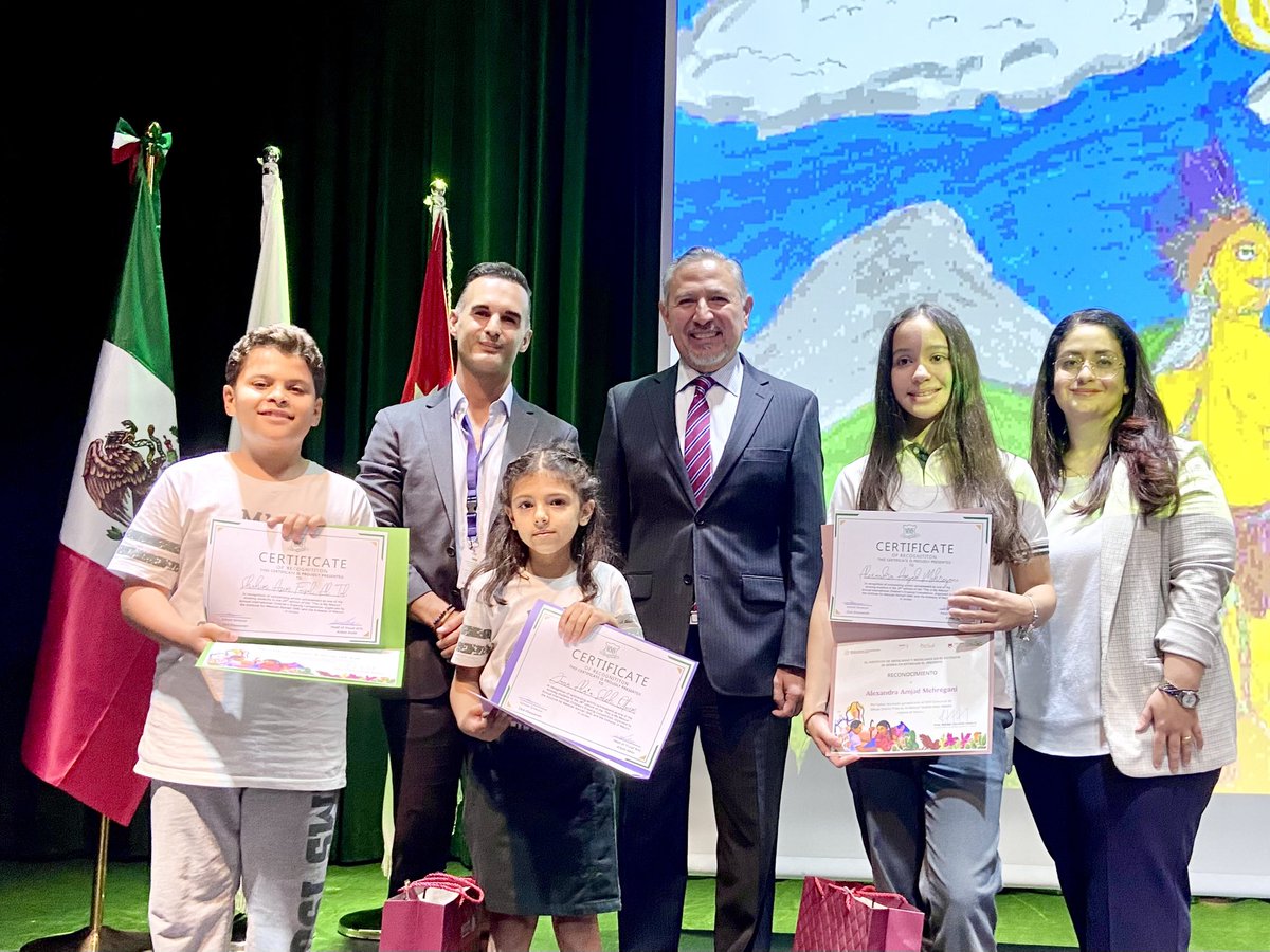 jacobprado6's tweet image. Con gran gusto entregué diplomas y premios a Alexandra Mehregani y Jana Otoum, ganadoras del Concurso de Dibujo #EsteEsMiMéxico 2025, y a Shahim Al-Tal, mención honorífica. Un excelente debut de la niñez jordana en este programa. ¡Muchas felicidades! 
🇲🇽🎨🇯🇴
#HuellasVivas #IMME