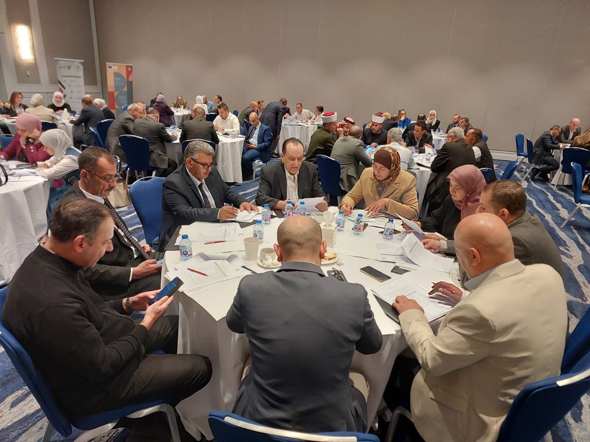 jotransparency's tweet photo. بدعوة من @Jor_jiacc شارك الزميل @searmali بالاجتماع التشاوري لاستكمال إعداد الاستراتيجية الوطنية للنزاهة ومكافحة الفساد للأعوام 2026–2030.

افتتح اللقاء عطوفة حازم باشا المجالي، حيث ثم استعراض مكونات التخطيط الاستراتيجي، تلاه مجموعات عمل تمخض عنها عدد من الأفكار والمقترحات القيمة https://t.co/Brig0W4Wl0