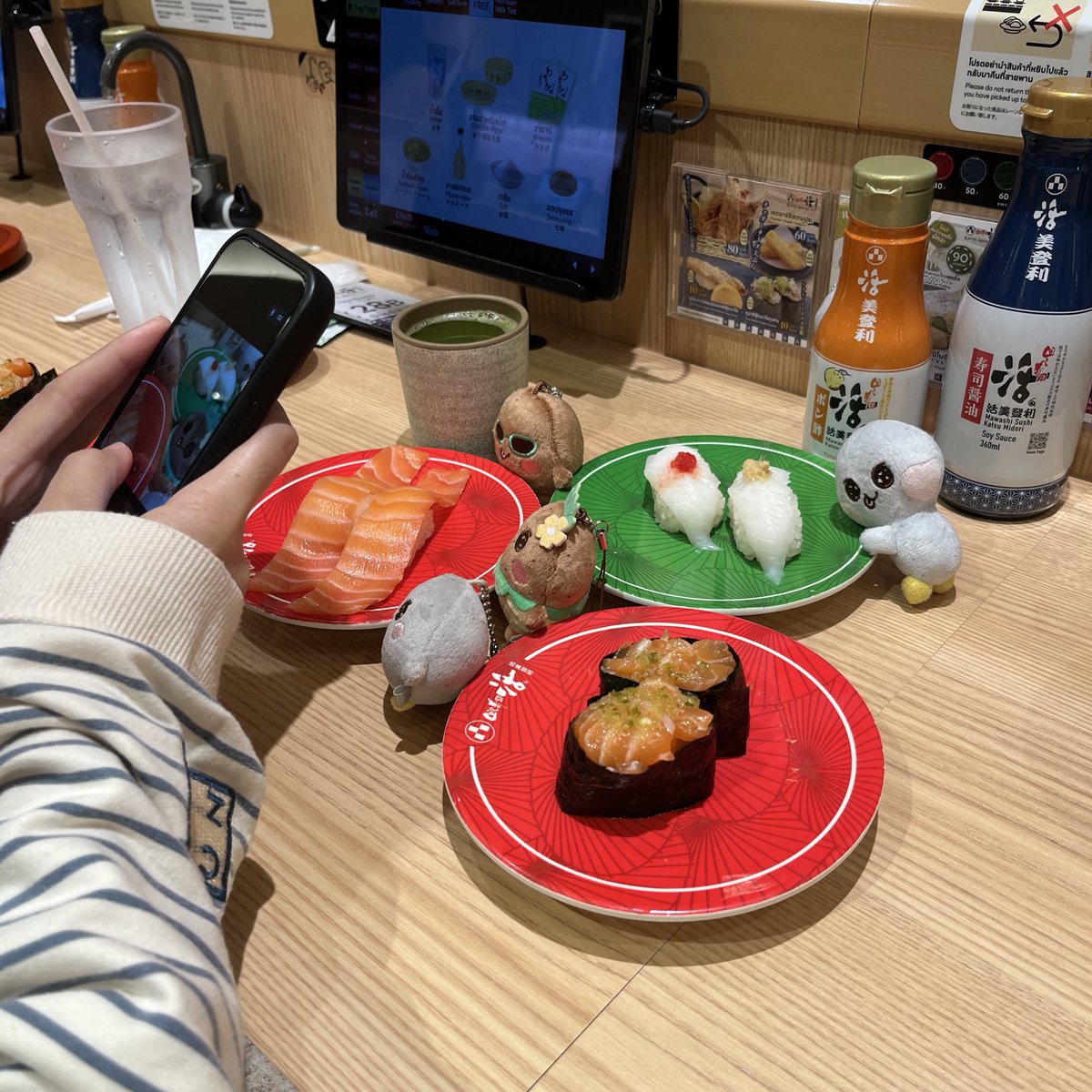 seokiedae's tweet image. แก คนที่นั่งข้างชั้นเป็นบรีซ . . 5555555555