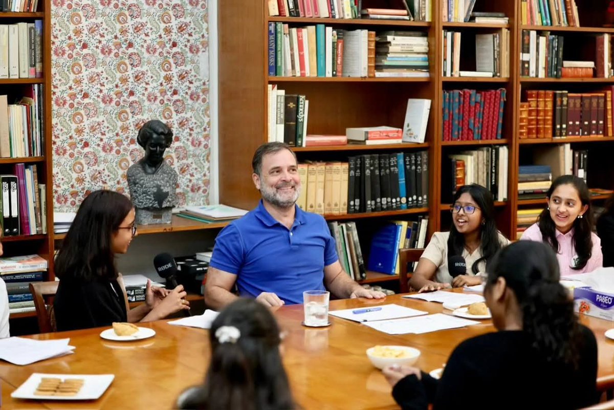 KhalidAAnsari4's tweet image. Rahul Gandhi interacting with Gen Z 🙂

Link: youtu.be/A5xTQCkLZ34?si…

#RahulGandhi #GenZ #politics