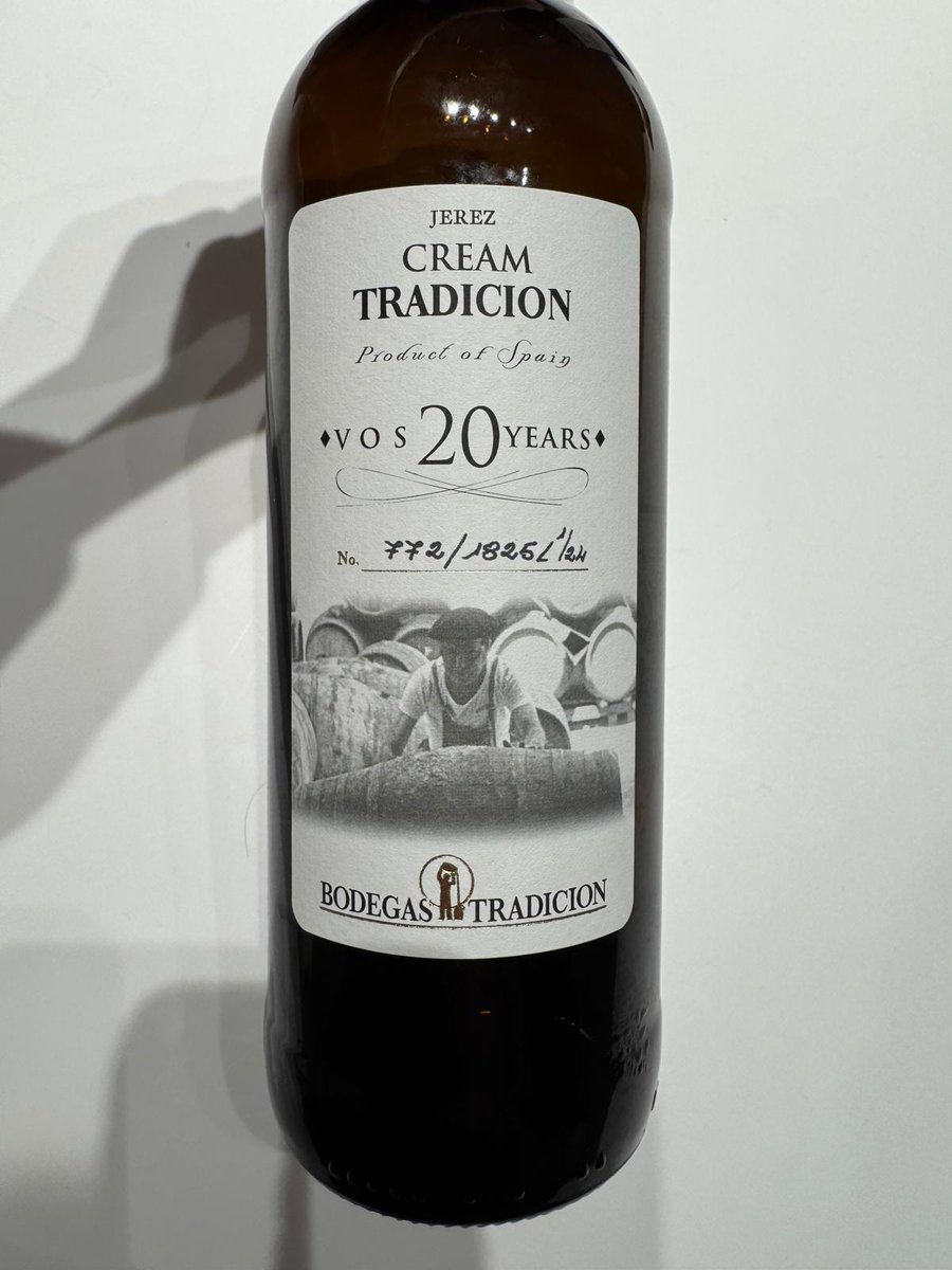 AmarzoaVV's tweet photo. Celebrating #sherryweek2025 ✨💃 with a special tasting alongside my good friends @supercocco and @gerardsomm.

A journey through the elegance, complexity, and history of Jerez wines. @sherrywinesjerez deserves attention all year long! https://t.co/Hgt7dwr43k
