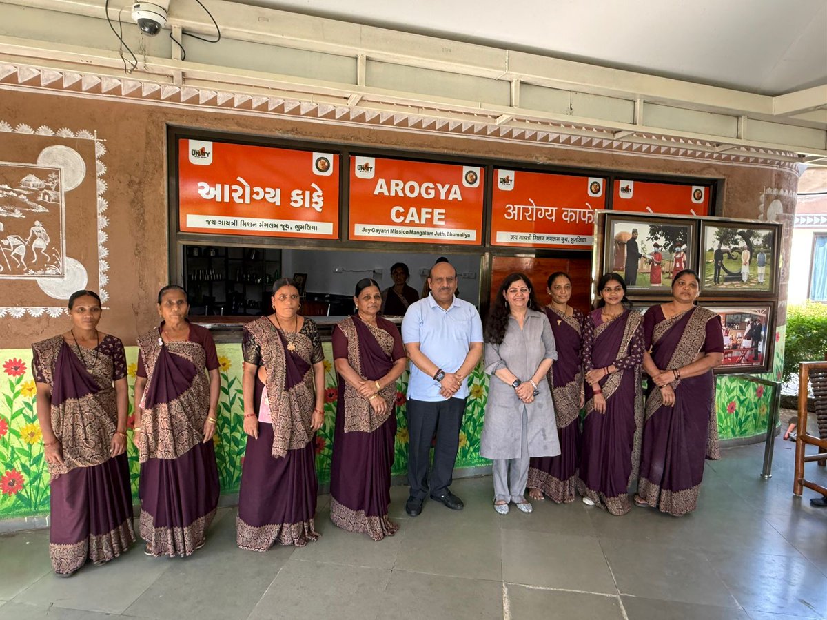 Gupta_vijender's tweet image. Visited Aarogya Van in Gujarat today.  Spread across 17 acres, this herbal garden showcases India’s ancient wisdom of medicinal plants, Ayurveda, yoga and meditation. 

It is also home to a rich variety of bird species, adding to the natural charm of the place.

On this occasion…