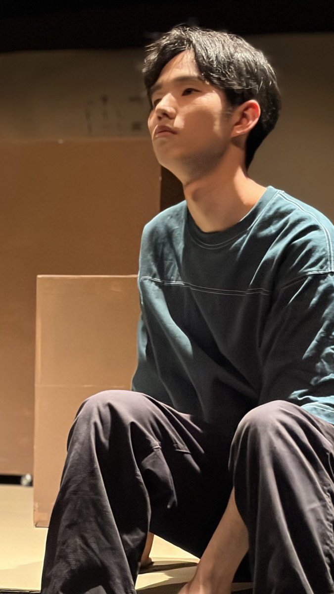 odaken_k's tweet image. 四夜目 終演です。

図書館の中で走ってはいけません……が、それが出来るのが演劇の良いところ　本当に楽しい舞台でした

ご来場頂いた皆様、お手伝い頂いた皆様、そしてここまで共に走ってきた同期の皆に　限りない感謝を。

古谷悠真役　織田薫
#劇団眠ポ
#劇団眠ポ_四夜目