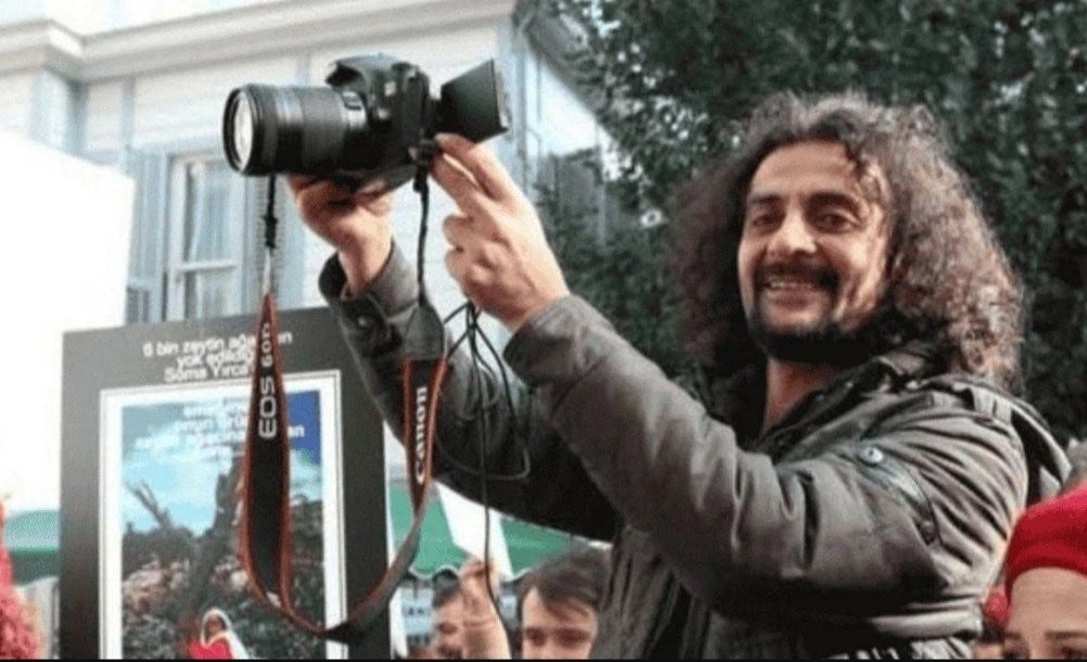 Bu kişiyi kim, neden koruyor?

Gazeteci Hakan Tosun'u döverek öldürenlerden birisini taşıyan ve olay boyunca yanlarında olan motosikletli Yusuf Özakdağ, neden 'sanık' olarak değil 'tanık' olarak soruşturmada yer aldı.

Gazeteciler Yadigar Aygün ve Zeynep Kuray'ın ortaya çıkardığı