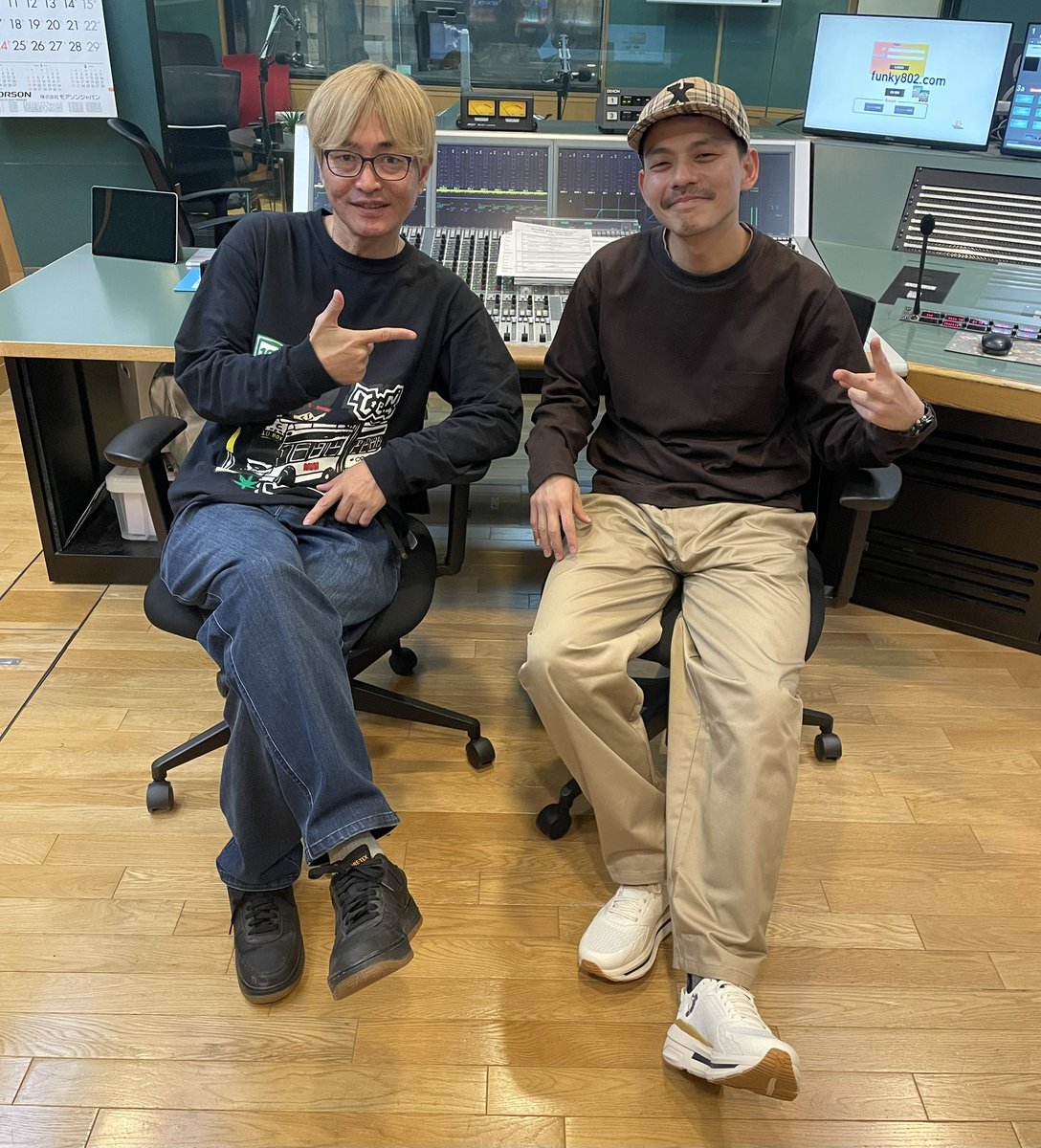 #fmcocolo765 #ビヨンド765
┈┈┈┈┈┈┈┈
ゲスト:HI-KING TAKASE
┈┈┈┈┈┈┈┈

11/11(月)
本日はありがとうございました✨

前回大好評だった
フリースタイルをしてくれました🎤
なんと約4分も🤩すごい！
もちろん新さんも…🤭🎵

聴き逃した方はコチラでチェック👇
radiko.jp/share/?t=20251…