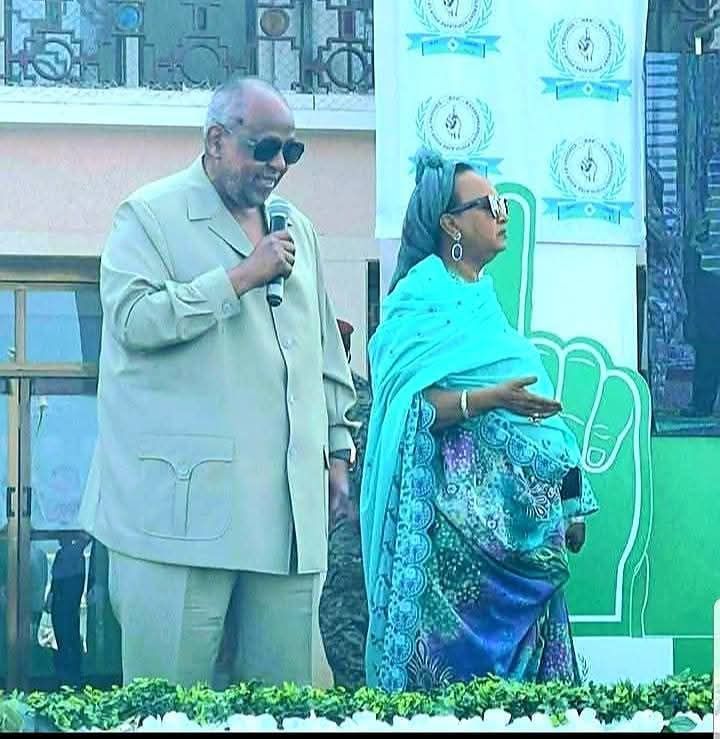 SOUS LE HAUT PATRONAGE DE SEM. ISMAËL OMAR GUELLEH PRÉSIDENT DE LA RÉPUBLIQUE ET PRÉSIDENT DU PARTI, UN CONGRES EXTRAORDINAIRE DU RASSEMBLEMENT POPULAIRE POUR LE PROGRÈS S'EST TENU LE 8 NOVEMBRE 2025 AU PALAIS DU PEUPLE.