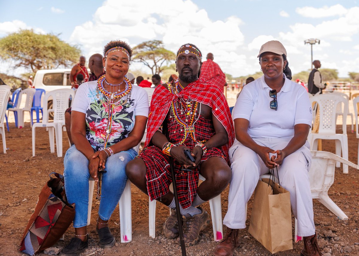 ElephantTrust's tweet image. Proud to join the Maasai Festival in Amboseli - a celebration of culture, dance, and community. The event also marked plans for Amboseli National Park’s transition to Kajiado County. Protecting elephants means supporting the people who share their land.