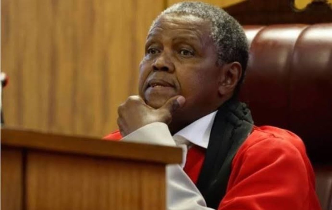 Sibiya came midnight and the scene was clean, mangena came and found the bullet, ratha came and manipulated the record 

#SenzoMeyiwatrial