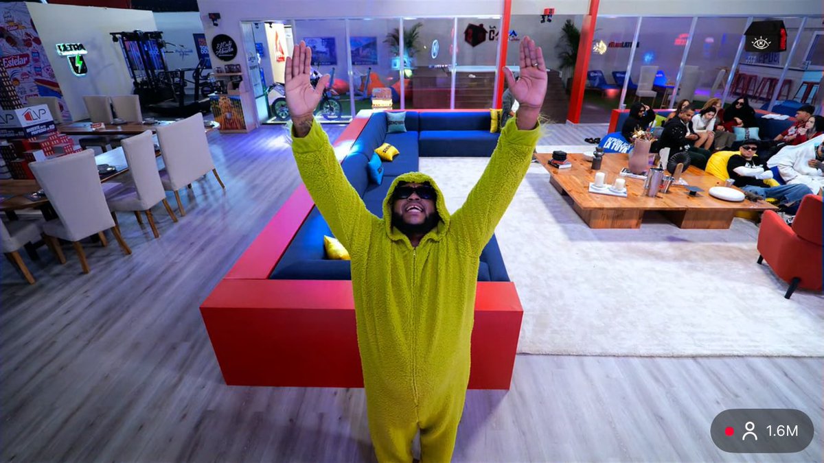 mechicruzz's tweet image. Hoy cumpleaños LA PARA, THE GOAT, LA GRASA, THE BEST! 🎊
#LaCasaDeAlofoke2