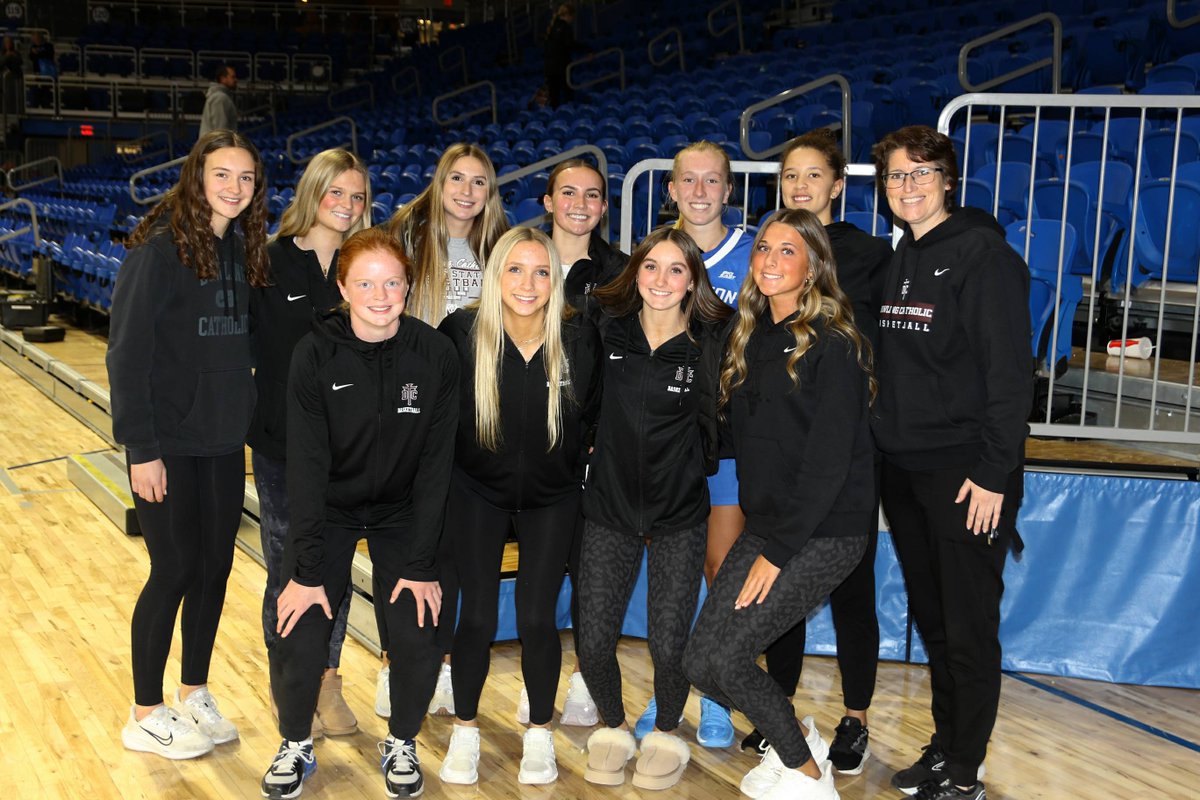 dchsgbb's tweet photo. Getting to see a fun, competitive game and chat with Ava afterwards made for a great day yesterday! Thanks Mr. Hulst for the pictures! #OnceAMaroonAlwaysAMaroon https://t.co/fItsL4nQ4H