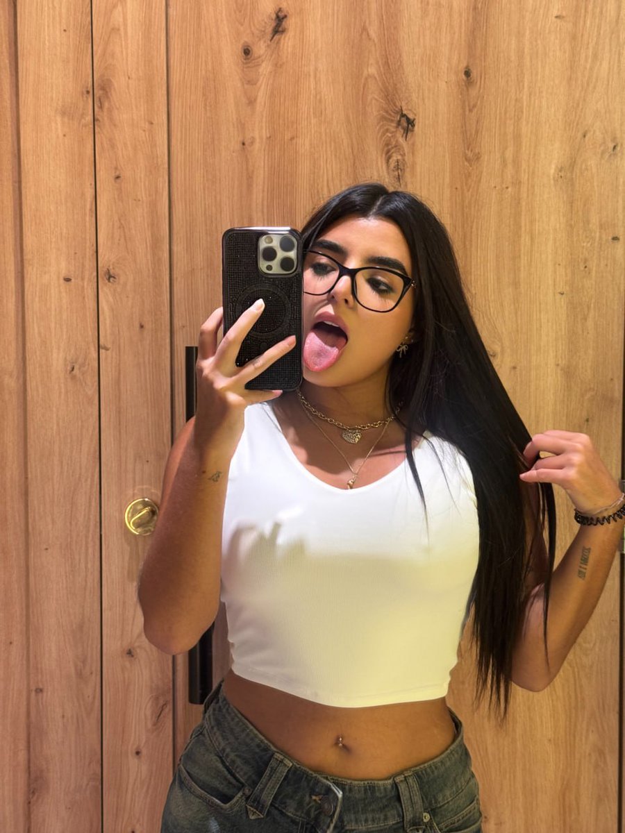 biancaxbaker's tweet image. would you have noticed me if I didn’t say a word?