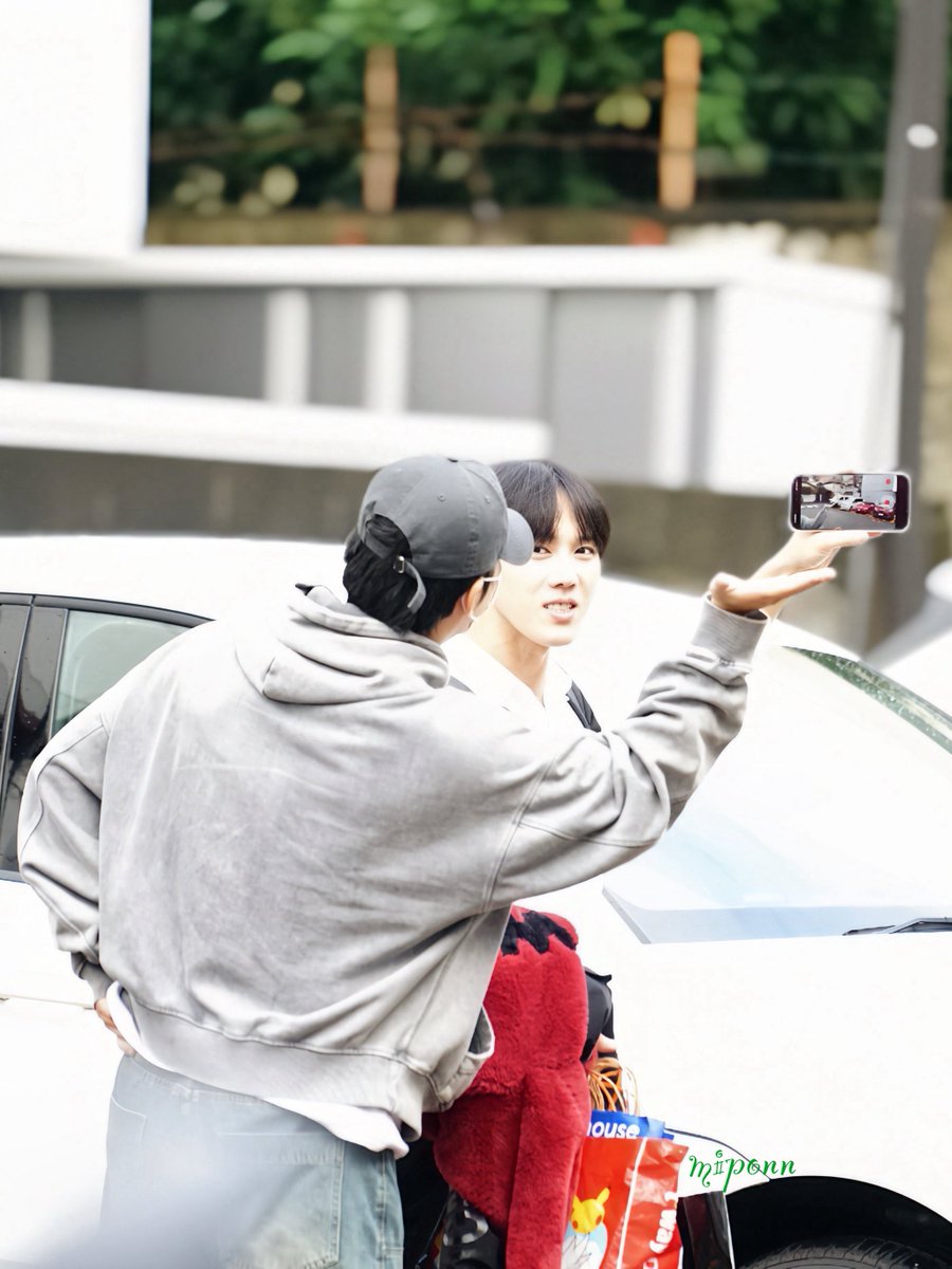 mipo_1127's tweet photo. なんか撮られてた？🤣 https://t.co/66VTARIl60