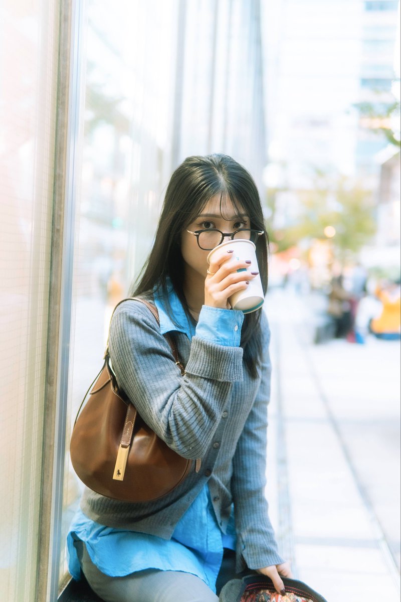 tatyu5853's tweet photo. 「眼鏡越しに見る街角」
#窓辺カフェ #cafelatte #eyewearstyle #layeredfashion #naturallight #창가카페 #안경패션 https://t.co/hWL3gzsdGL