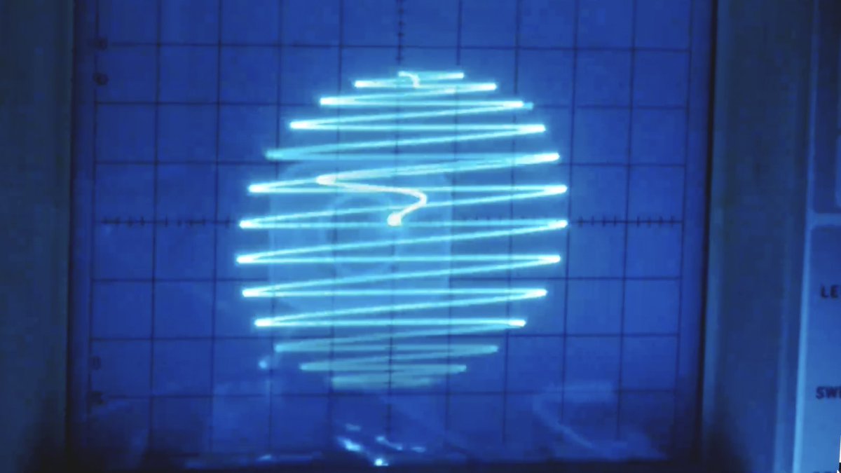 41mu_09's tweet image. 音と映像がシンクロしててカッコいい #N9_VRC