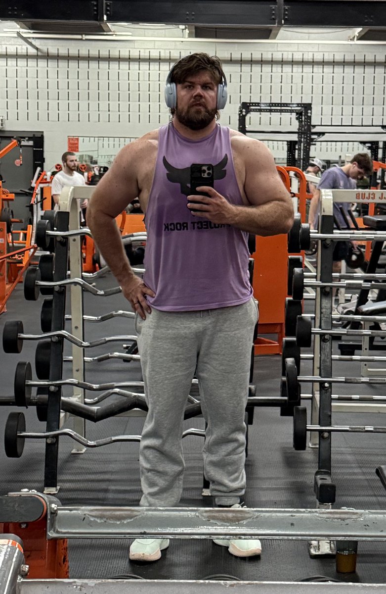 SnappinFool's tweet image. Have been away from the virtual world for awhile. Stopped locking into a computer screen for the past 11 months, and spent that time on myself… Miss playing games for hours on end… but I missed this version of myself so much more. Now to find some balance.