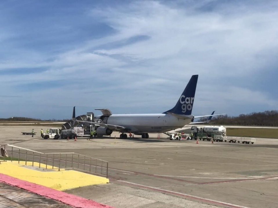 Arribó a Santiago de Cuba, donativo de la Federación Internacional de Sociedades de la Cruz Roja, con las primeras 20 toneladas de ayuda que enviarán para los damnificados por huracán Melissa.
Agradecemos las continuas muestras de solidaridad hacia nuestro pueblo.
#CubaNoEstáSola