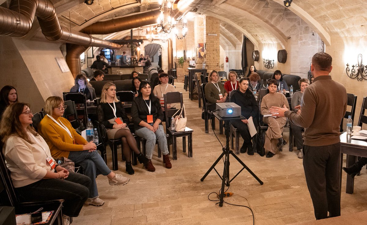 🇩🇰<a href="/DanishMFA/">Denmark MFA 🇩🇰</a> &amp; 🇺🇳<a href="/UNDP/">UN Development</a> organized a series of training sessions for admin service centre administrators &amp; local government representatives from #Mykolaiv Oblast. Over four days, 60 participants mastered modern admin services, eRecovery, Vulyk 2.0, veteran support, &amp; cybersecurity