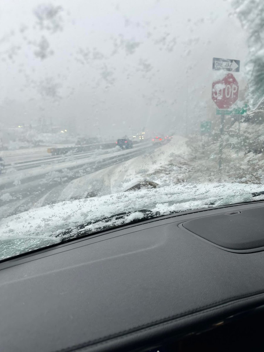 Sheeeeesh Hazard, KY making a snowy appearance this AM