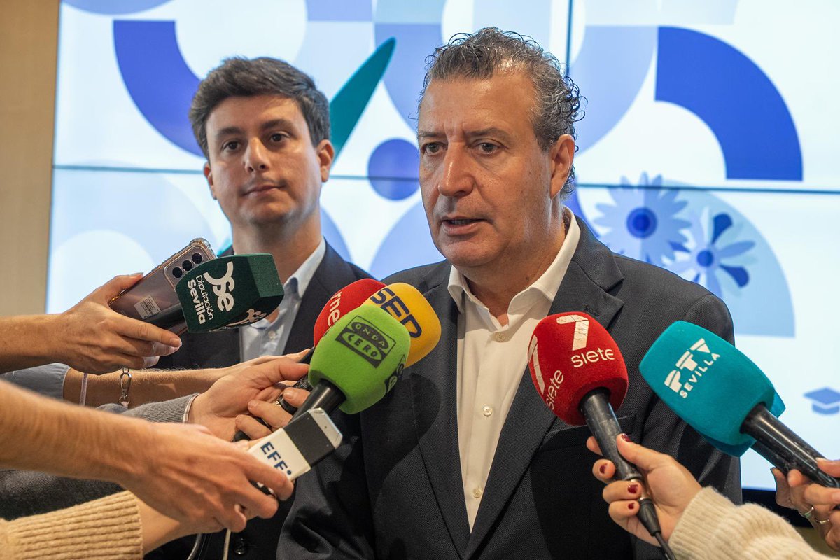 Hoy hemos constituido en la <a href="/DIPUSEVI/">Diputación de Sevilla</a> el Observatorio Provincial de la Memoria Democrática. Este órgano nace como un espacio de reflexión y, sobre todo, de impulso efectivo de políticas de reparación en la provincia.

Que en el menor tiempo posible, no haya NINGUNA fosa sin