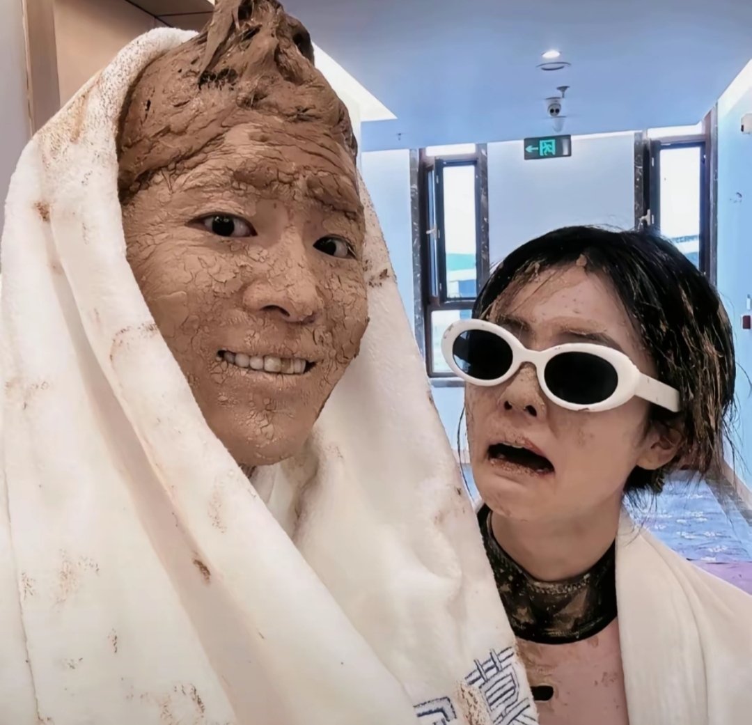 littereily's tweet photo. the same persons btw https://t.co/qsUByaeiw2