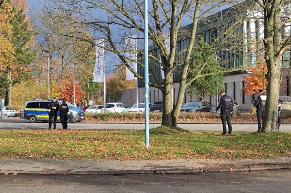 HLlive's tweet image. Bombendrohung gegen Fraunhofer-Einrichtung in Lübeck dlvr.it/TPB4tT #Bombendrohung #Fraunhofer #Lübeck #Sicherheitslage #Medizintechnik
