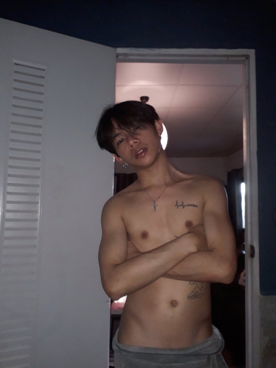 markkkppqq's tweet photo. อาบน้ำกันเถอะ 👻 https://t.co/932bsaUmCf