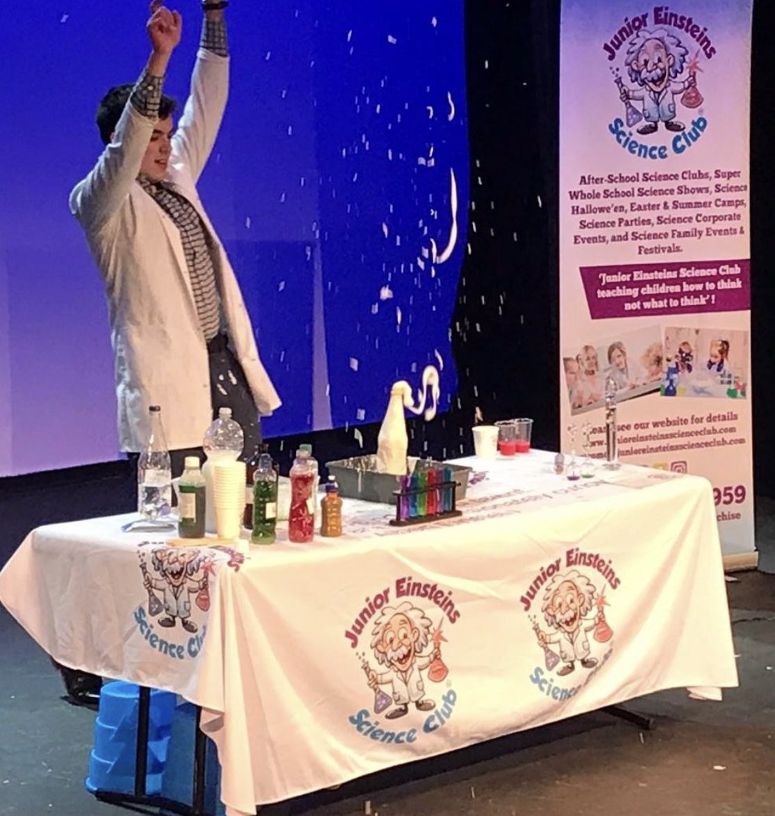 JuniorEinsteins's tweet image. During Science Week Ireland 🇮🇪 , a huge thank you to our amazing Junior Einsteins Science Club Ltd. franchisees, licensees and our brilliant science instructors. 

You are the energy behind the hands-on, loud, messy, fun science events that children remember. You show up in…