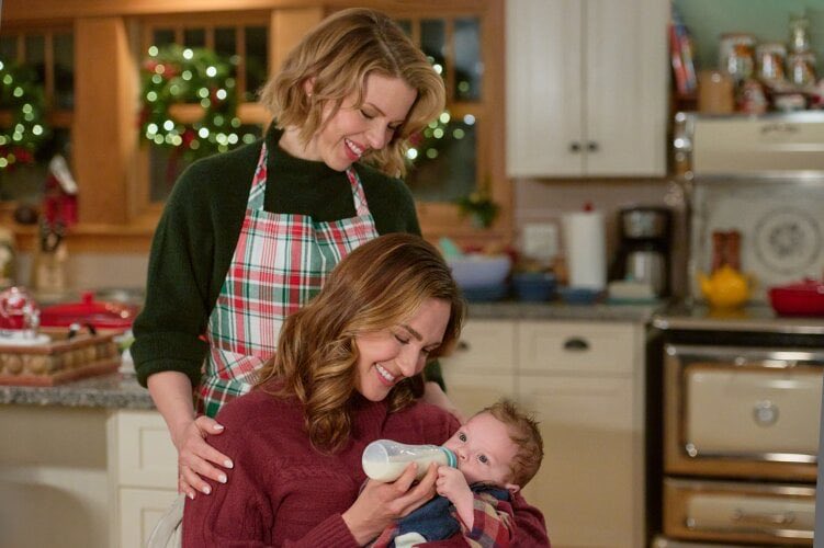 thomaspouilly's tweet photo. [#Télévision #LGBT+]

Le premier téléfilm de #Noël queer et inédit de la saison s'appellera "Mamans Noël" et sera proposé jeudi 4 décembre à 14h25 sur #TF1.

[1/4] https://t.co/W6v1SMSgrE