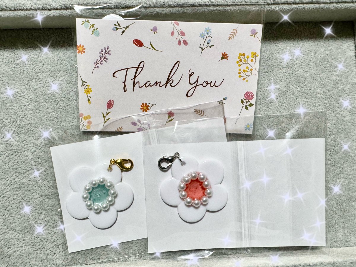 【お品書き】コスプレ写真集 
11/16 テイリン31 ルミナリアプチオンリー
今回は新作としてアクセサリーメインですが、既刊の写真集は未掲載写真も収録してますので、お手に取っていただければ嬉しいです☺️
🌼🌸先着数個ですが購入特典で試作品のアクセサリーおひとり様1つお付けします🦄🏹͙
#ルミカラ