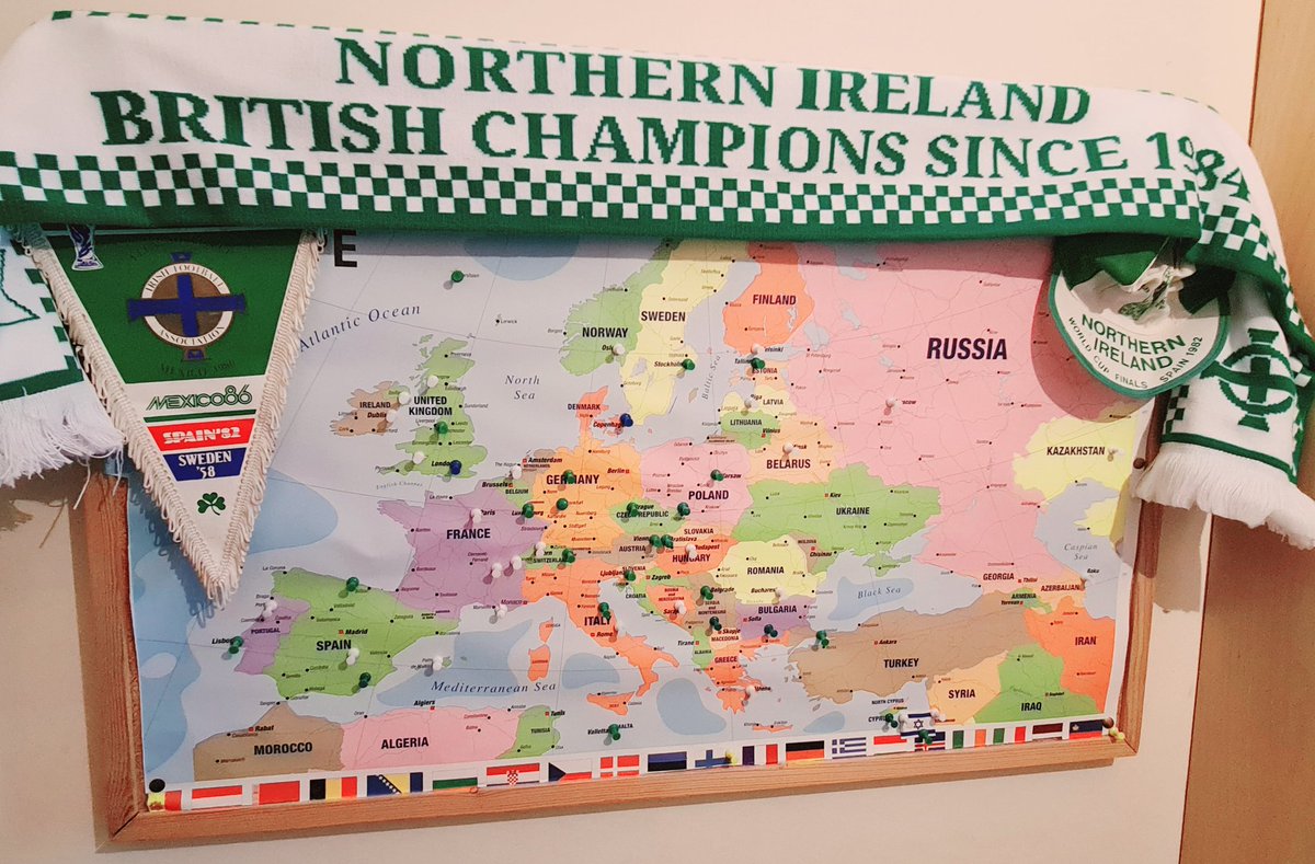 WGMac's tweet image. I&apos;ll be bringing the new Retro scarf &quot;Everywhere We Go&quot; following the #GAWA 

We&apos;ve sold 1,400 of them to raise money for our Windsor Roar match atmosphere ideas.

They&apos;re £10 plus postage. Email windsorroar@gmail.com to get yours in time for Christmas. Only about 100 left!