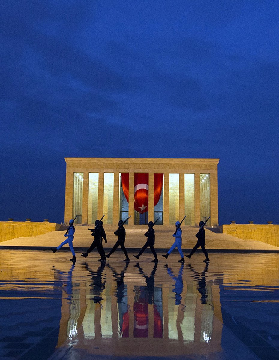 Atatürk'ün sadece bedenen aramızdan ayrıldığı gündür 10 Kasım.

Ruhun şad olsun Atam!