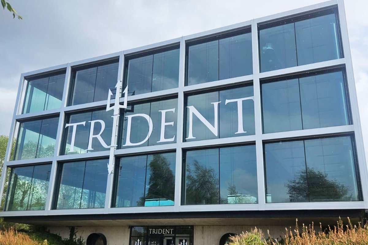 SignsPreston's tweet image. Trident Gym new signage 💪

White cut vinyl lettering + aluminium composite "I" mounted on sign rails clamped to steel column, zero drilling, just pure impact.

👉 Take a look: poppysigns.co.uk/portfolio-item…

#GymSignage #VinylGraphics #PoppySigns