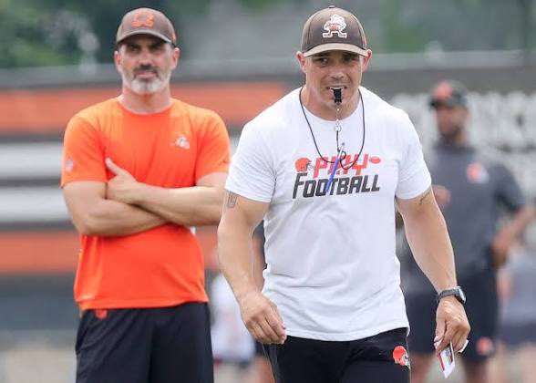 Usually a team gets better after the bye week but the #Browns 

-Gave up 2 special teams TDs
-Committed 10 penalties 
-Scored 3 points in the 2nd half

Even after two weeks of prep, Stefanski couldn’t beat the tanking NYJ. Year 6 and still getting out coached #DawgPound