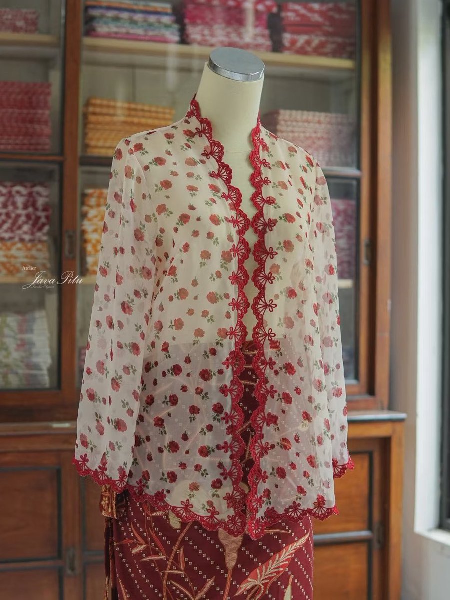 c0quetteuu's tweet photo. kebaya peranakan motif full bunga 🌸

https://t.co/ePnX5IMu1I

https://t.co/TTmyUcoYo8 https://t.co/Os6UNn7885
