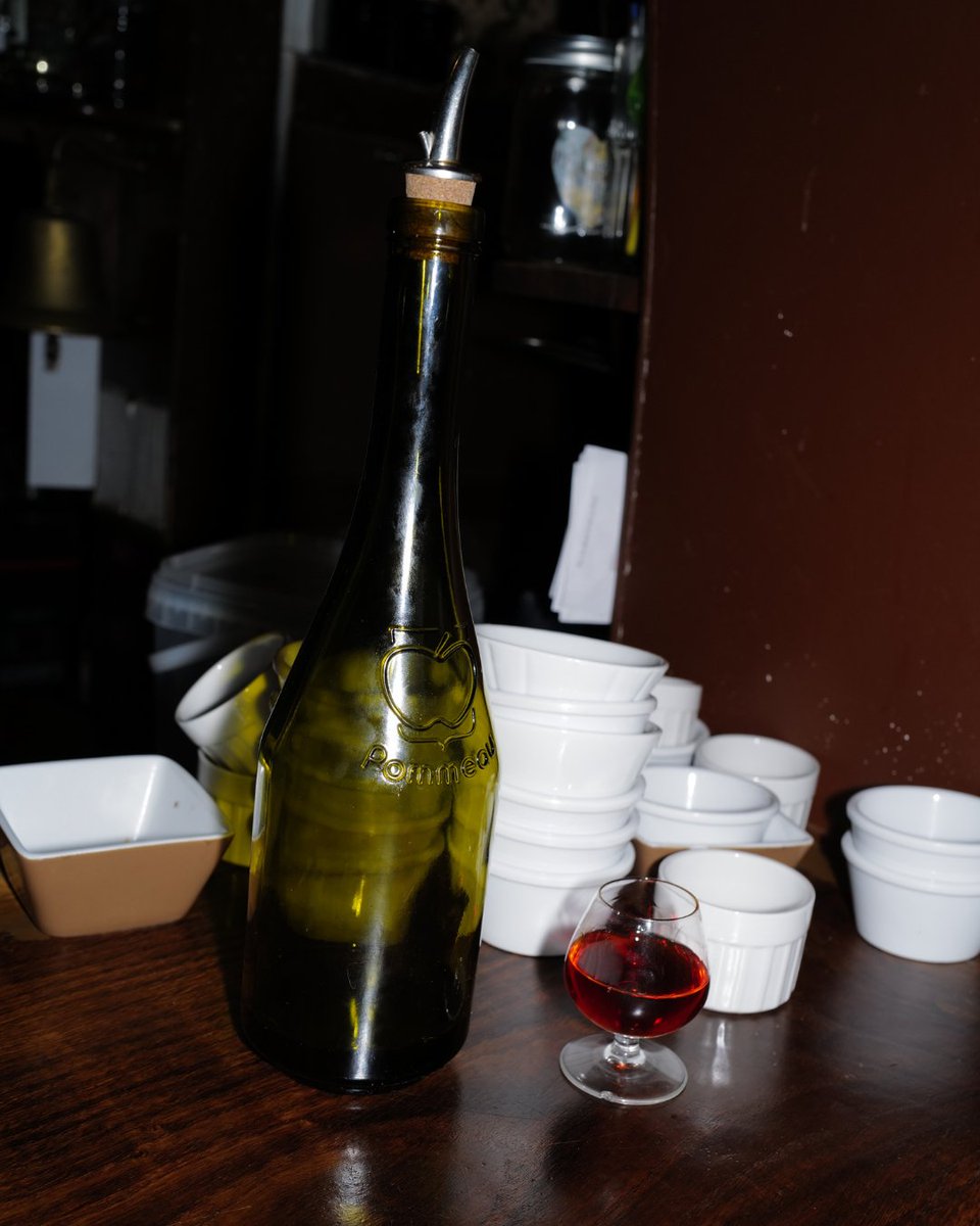 👉 Rouge, doré, normand. ✨

📸 : Camille Legrand
📍 : Bar Chez Guillou

L’abus d’alcool est dangereux pour la santé. À consommer avec modération.