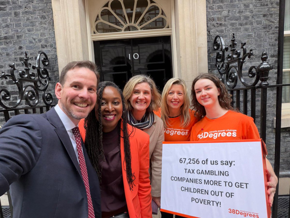 DawnButlerBrent's tweet image. At @10DowningStreet with @AlexBallingerMP, @BeccyCooper4Lab and @38degrees to hand in the petition. Lets tax gambling giants and fund the fight against child poverty.

67,256 people have spoken. Scrap the two-child limit and lift 500,000 children out of poverty.