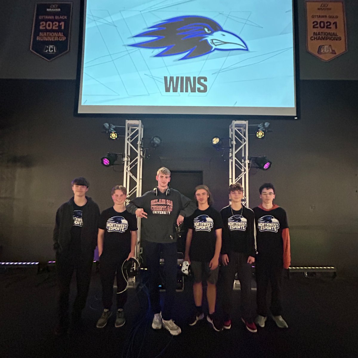 e-Communication tweet media