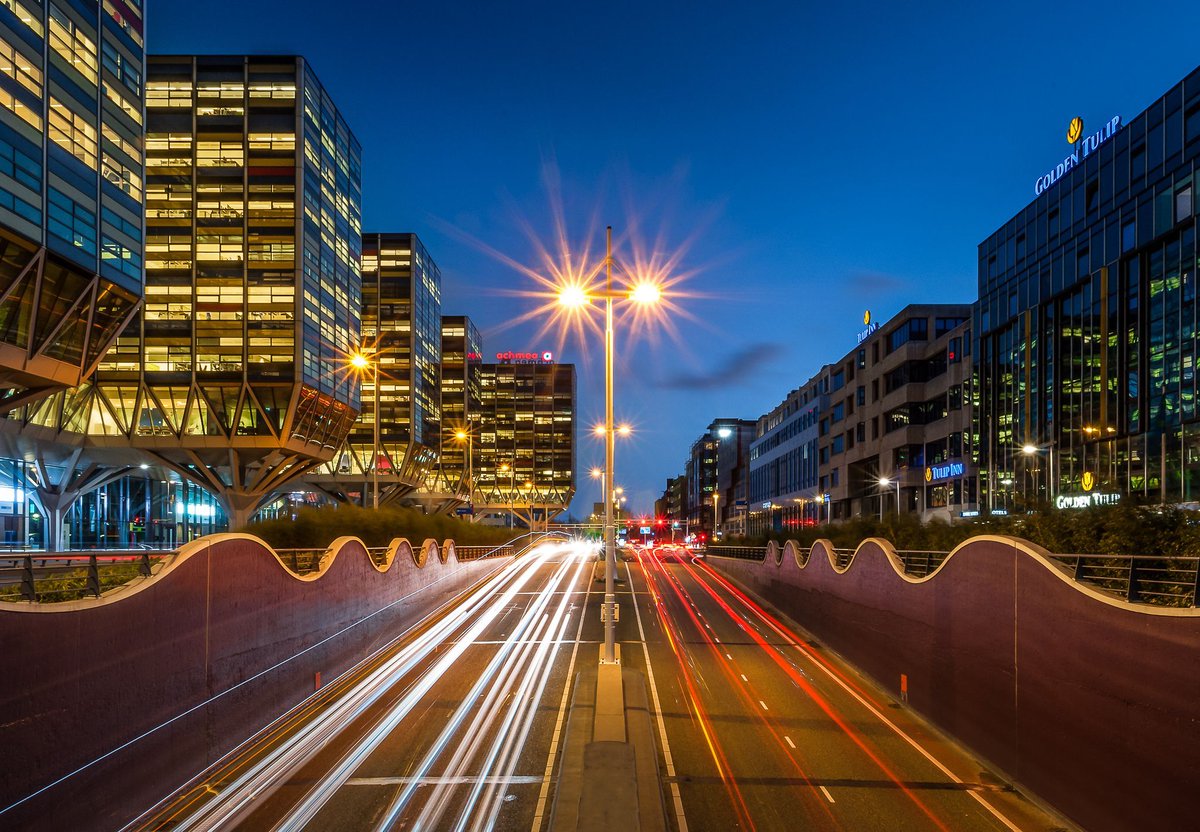 Feel the Rush 

Traffic Rushes along the Schipholweg during rush hour at downtown Leiden, the Netherlands

(c)2015-today Martijn van der Nat all rights reserved