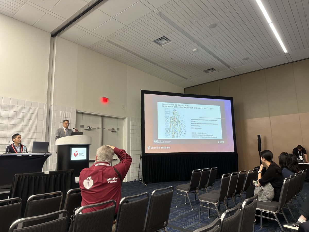 sharpwill's tweet image. Stephen Chan giving the Ken Bloch memorial lecture at AHA sessions ⁦@3CPRCouncil⁩  ⁦@AHAScience⁩