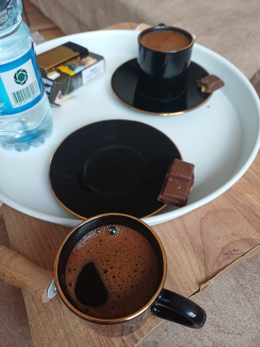 Akşam pavyon da 20 bin lira sikilmek isteyen bi gerizekalı yokmu 😃😃  hani burda her önüne gelen çifte yazıp yazıpta üç kuruşun pazarlığını yapan bir gerizekalı