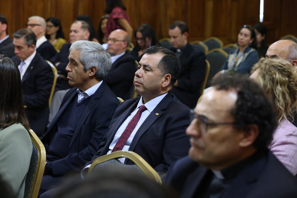 ucscconcepcion's tweet image. 🔺Nuestro Rector, Dr. Cristhian Mellado, participó en el Encuentro de Reflexión y Fraternidad convocado por el Cardenal Fernando Chomali, Arzobispo de Santiago y Gran Canciller de la @ucatolica, en el marco del Jubileo de la Esperanza 2025.