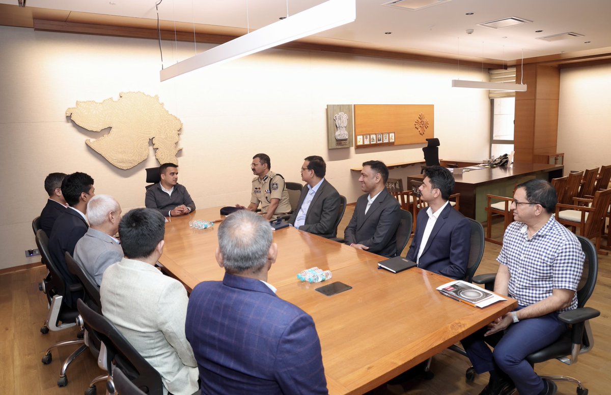 sanghaviharsh's tweet photo. Gujarat ATS has been performing exceptionally well with commendable alertness. The recent detections and ongoing operations reflect their unwavering commitment to safeguarding the state. 

Held a meeting with the Gujarat ATS team today. Our commitment to security is firm. Gujarat will not tolerate any form of terror.