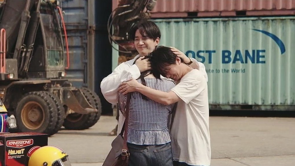 taketosora's tweet image. 今回何が感動したって、テプンの会社と社員を守る覚悟

ミソンに社長として何を守ればいいかきいたとき、覚悟を決めたように見えたのは事務所を手放すことだったのかな

次々やってくる試練もテプンのかわいさと前向きな明るさが救い🥺

#テプン商事 #태풍상사 #typhoonfamily