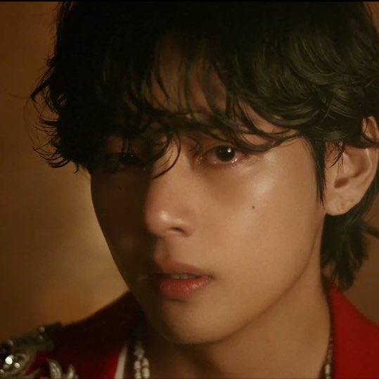 ‘Winter Ahead’ by V with Park Hyoshin is the biggest gainer on today's Global Spotify chart, up 87 spots to #104 with 1.35 million streams.